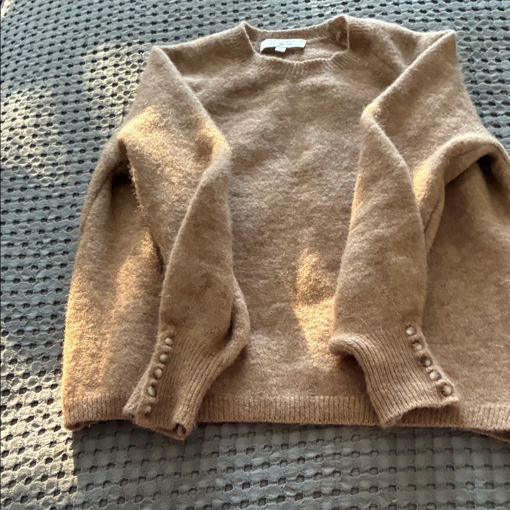 SEZANE jumper lightly worn nice taupe colour buttons one sleeves size xs